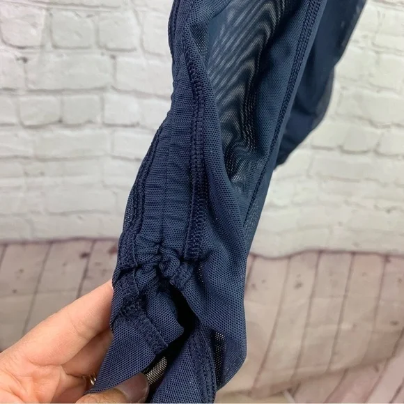 Lululemon Blue Leggings 4 - Picture 4 of 7